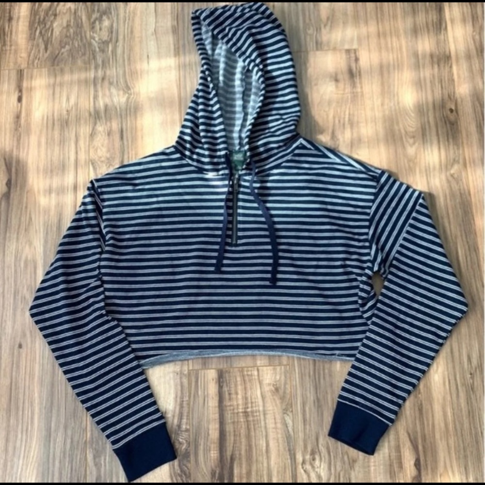 hoodie crop top